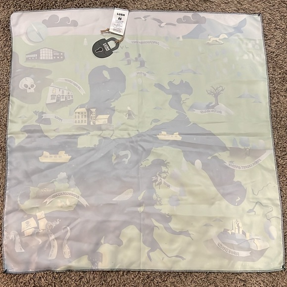 Exclusive Lush Cosmetics - Kitchen Knot Wrap - Treasure Map 2023 NWT - Picture 5 of 8